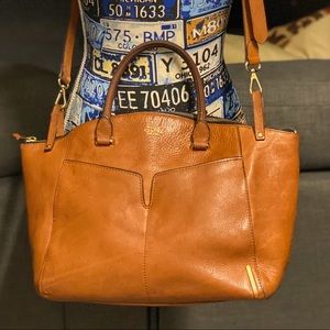 VINCE CAMUTO🔆 Brown Leather Textured Zipper Tote